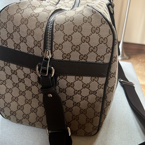 Gucci duffle bag for travel unisex! - Picture 3 of 5